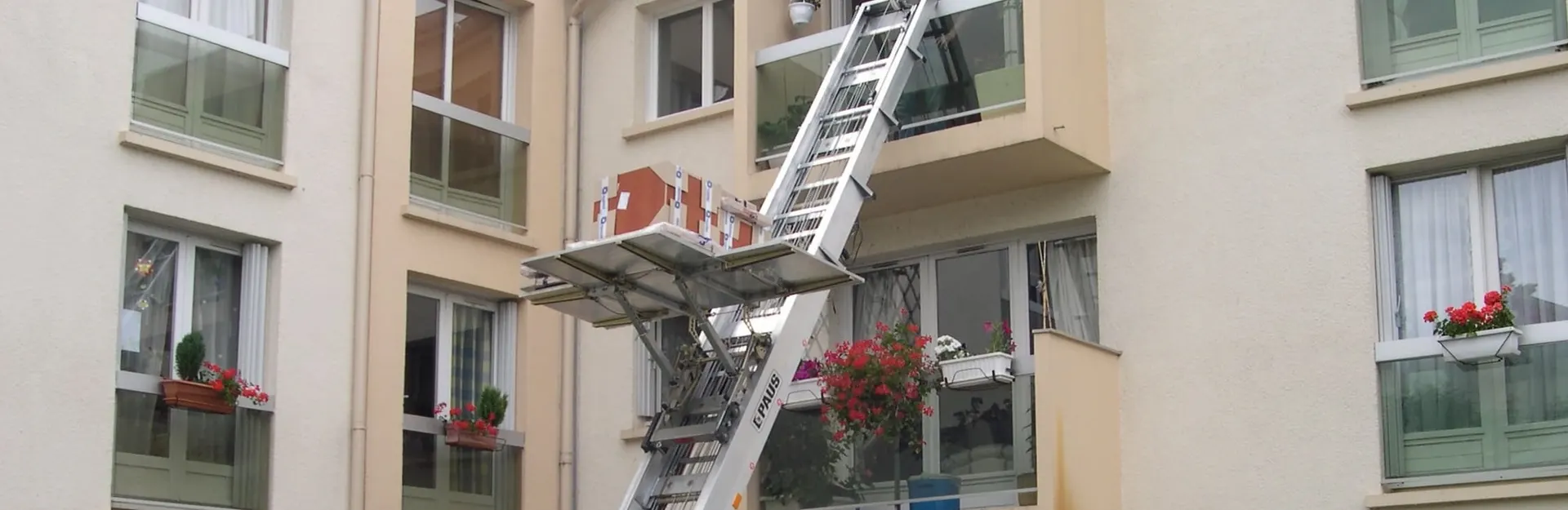 Monte-meuble dans le Nord - Leaders Trans